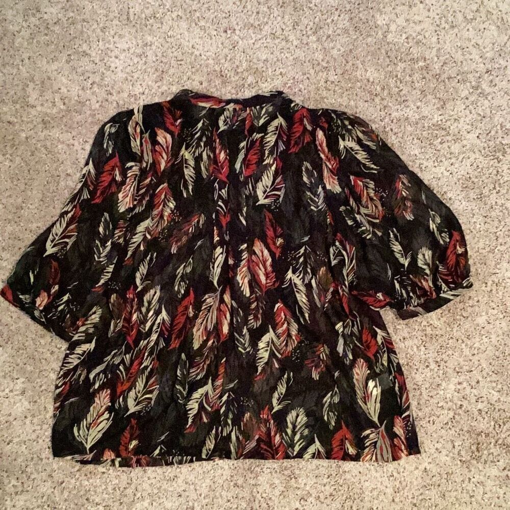 Black Rainn Feather Print Blouse Top Size Medium - Picture 2 of 6